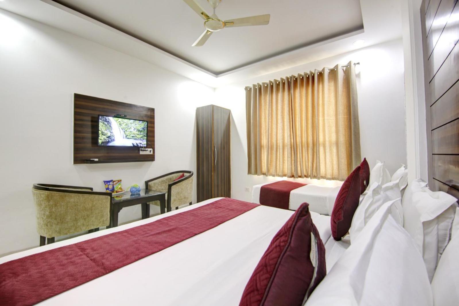 Hotel Devrana Delhi Airport New Delhi Bagian luar foto