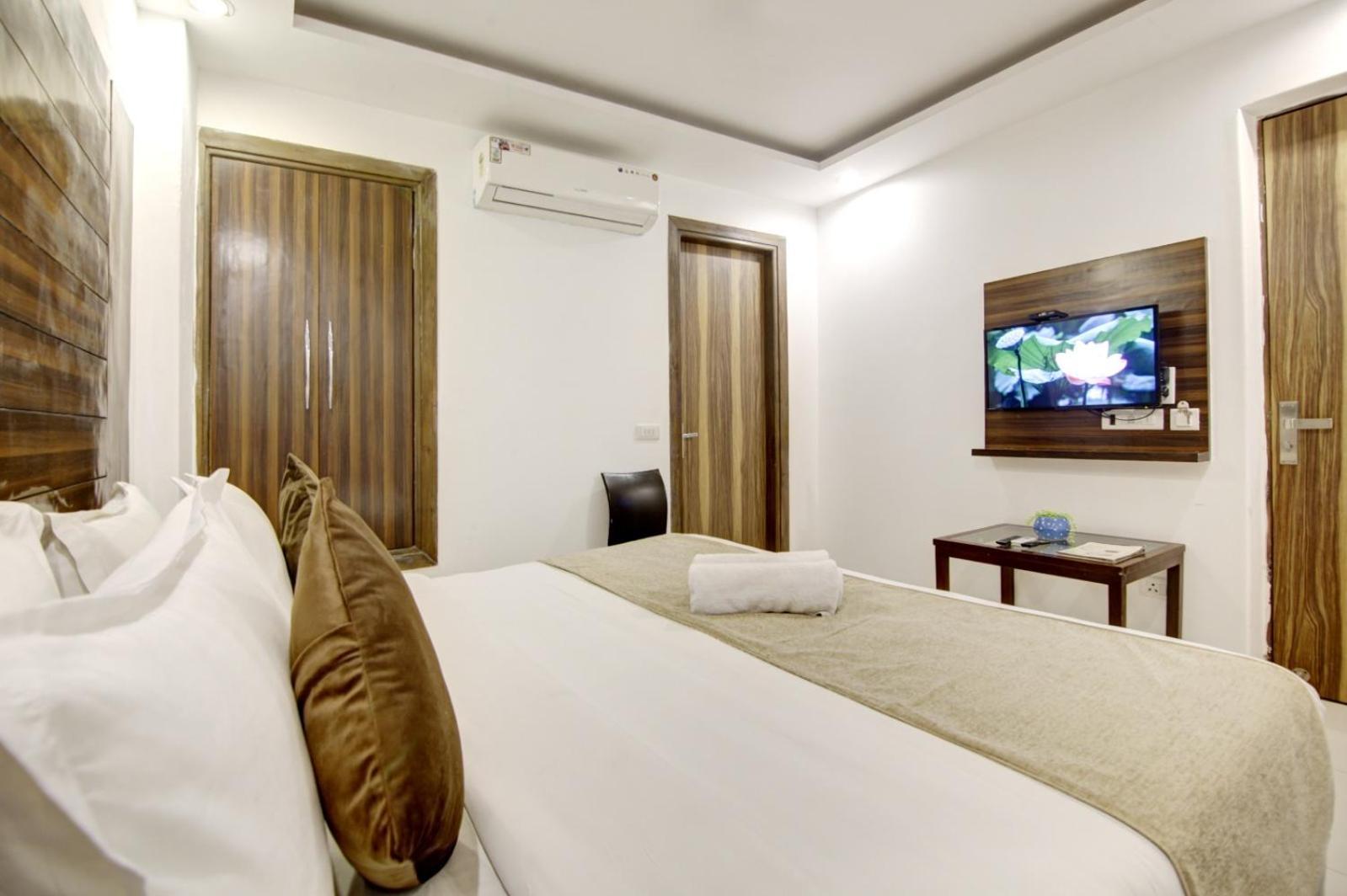 Hotel Devrana Delhi Airport New Delhi Bagian luar foto