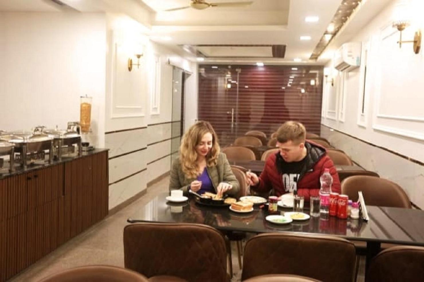 Hotel Devrana Delhi Airport New Delhi Bagian luar foto